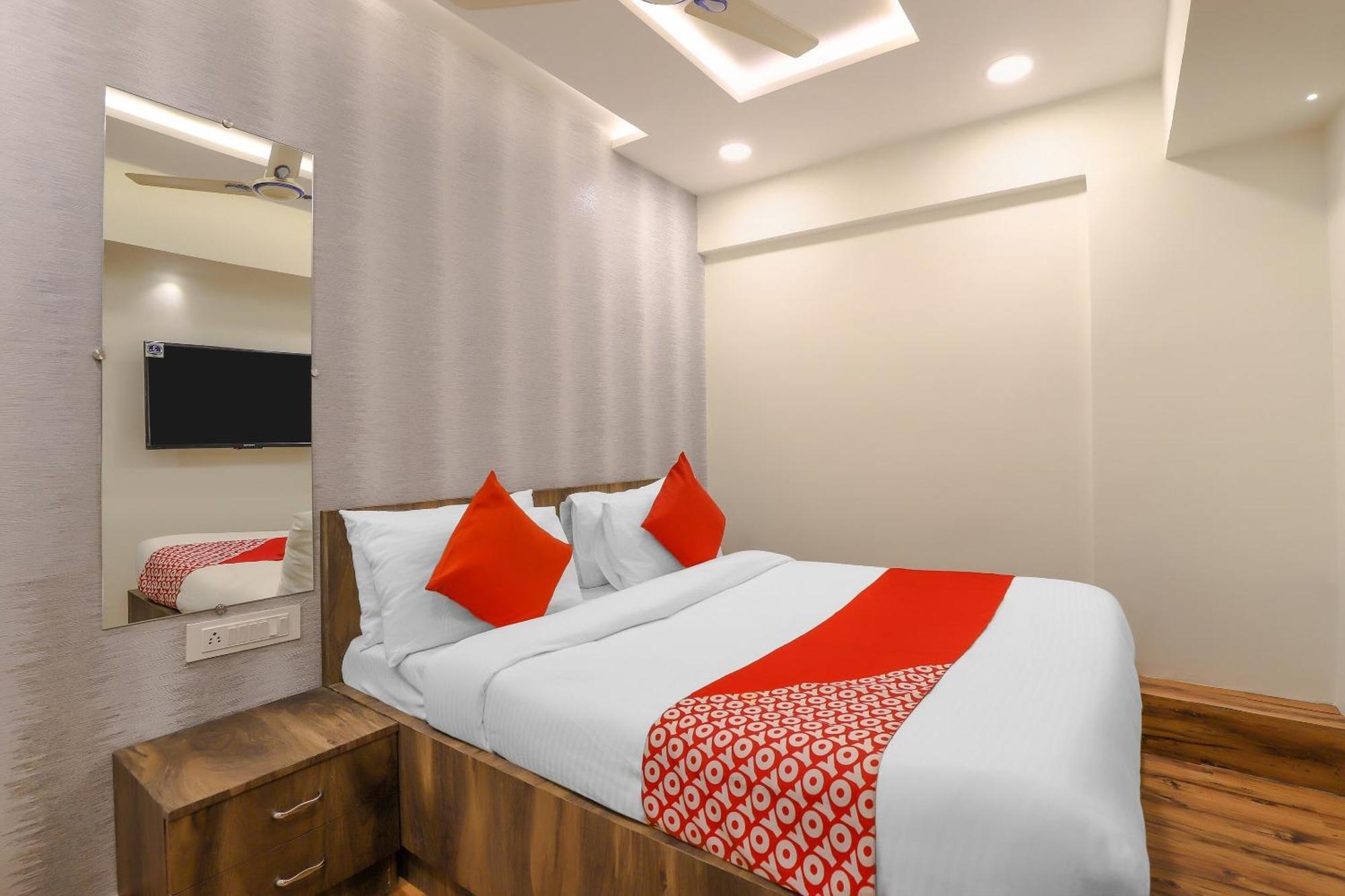 Oyo Hotel Shree Niwas 아흐메다바드 외부 사진