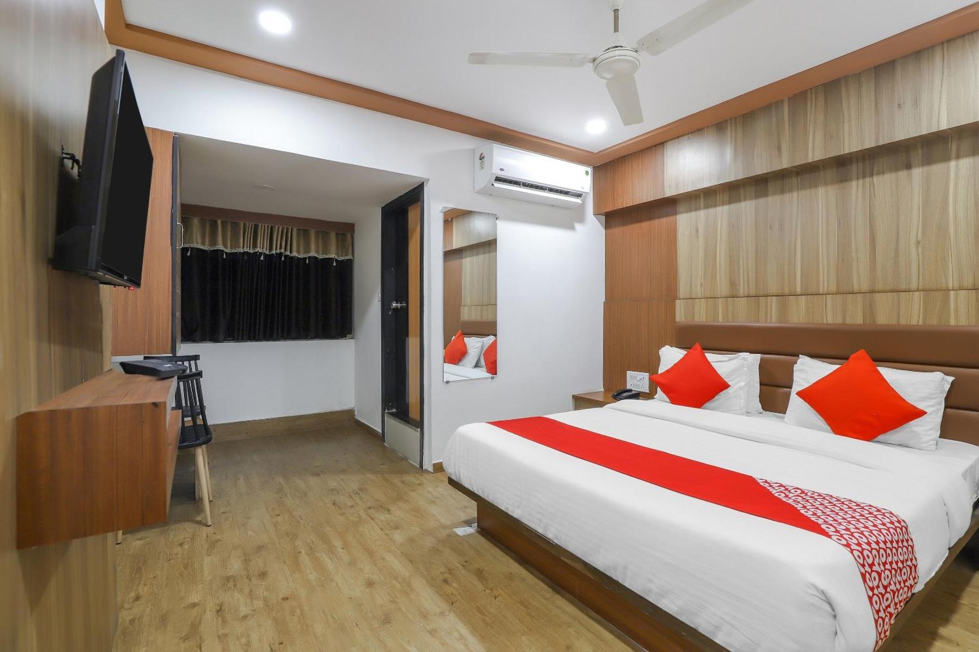 Oyo Hotel Shree Niwas 아흐메다바드 외부 사진
